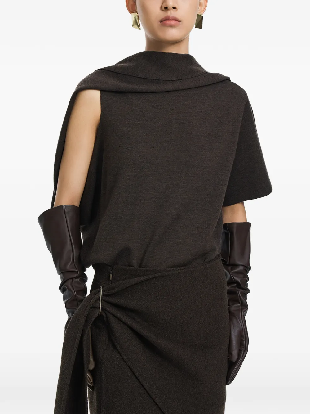 Jnby Asymmetric-neck Short-sleeved Sweater In Brown