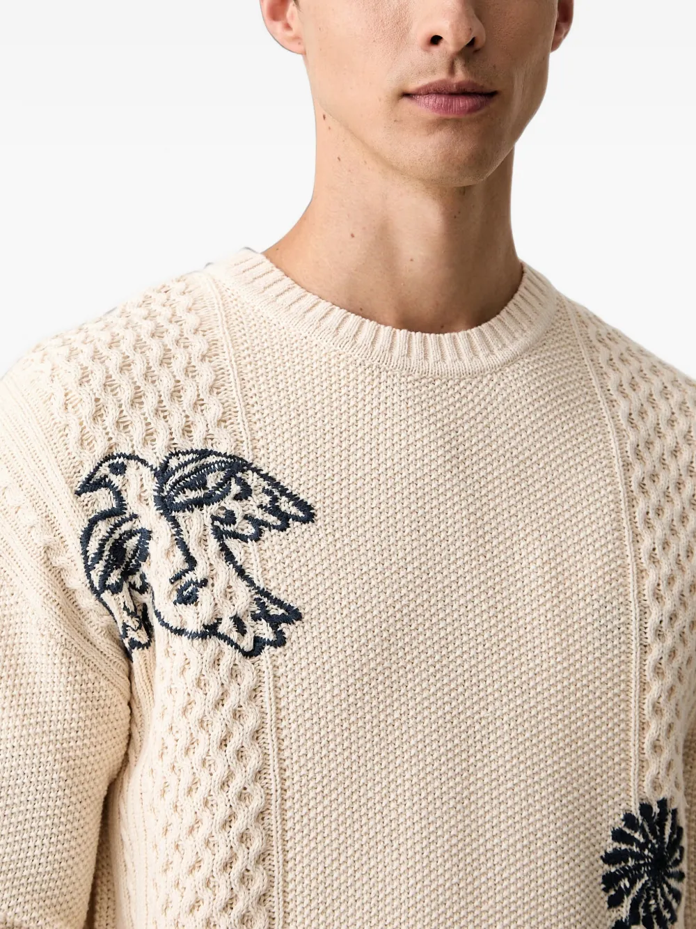Scotch & Soda x Royal Delft kabelgebreide trui met borduurwerk Beige