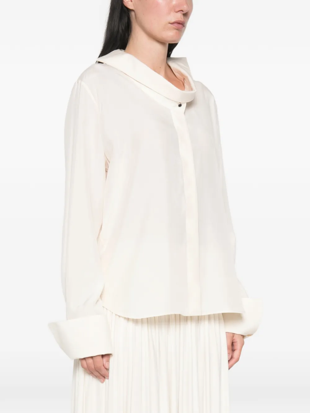 Givenchy Zijden blouse met gedeconstrueerde kraag Beige