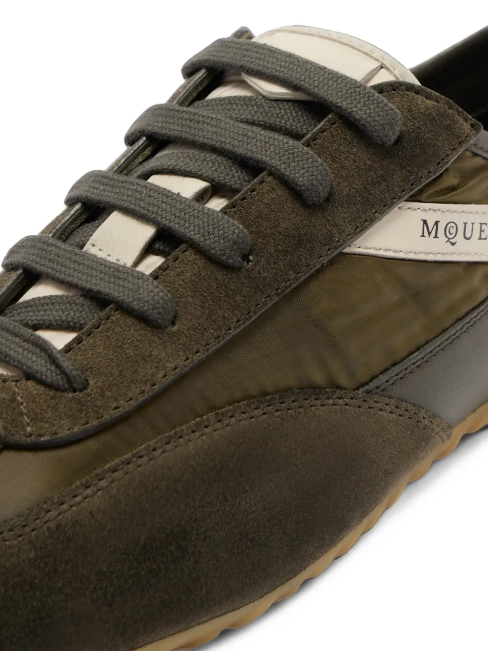 Alexander McQueen suede-panelled sneakers Groen