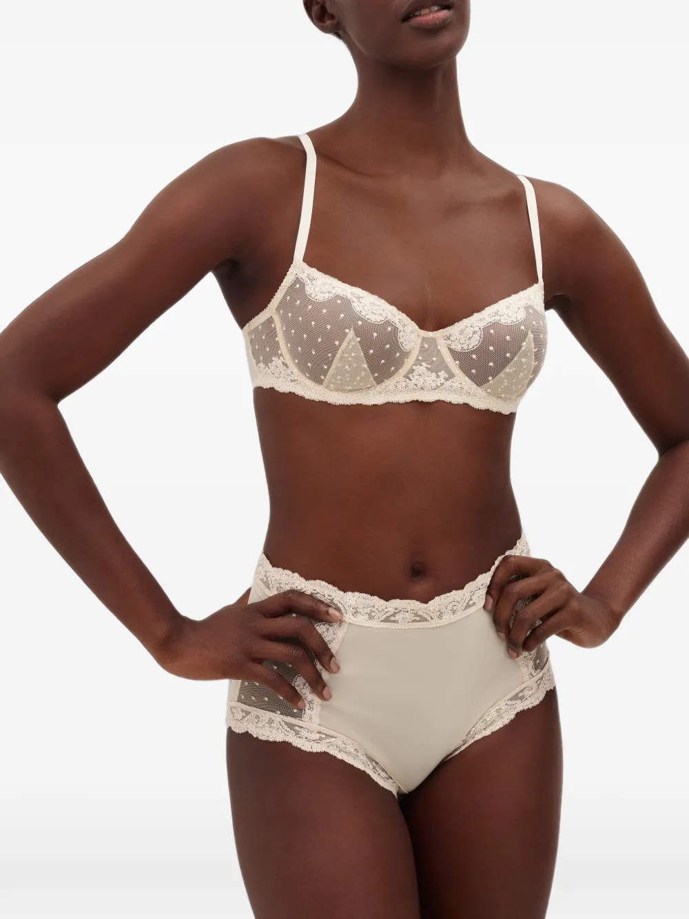 ERES Biscuit bh met stippen en kanten afwerking Beige