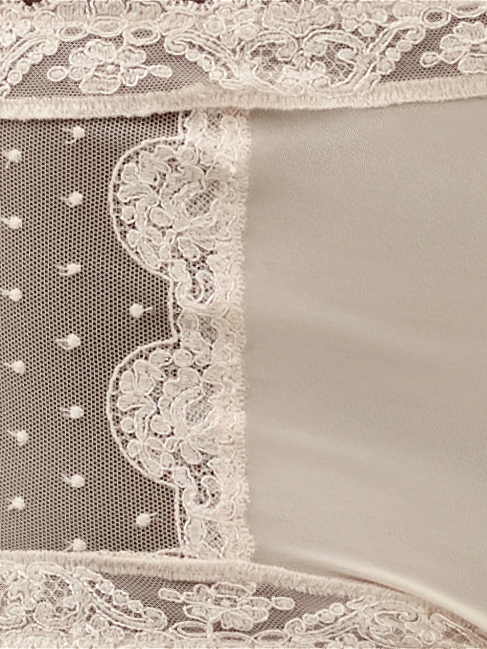ERES Justesse slip met kanten afwerking Beige