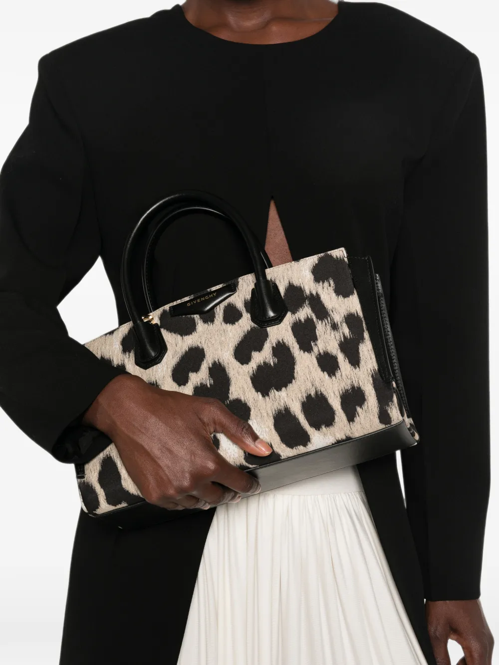 Givenchy Kleine Antigona Catchall shopper met luipaardprint Beige