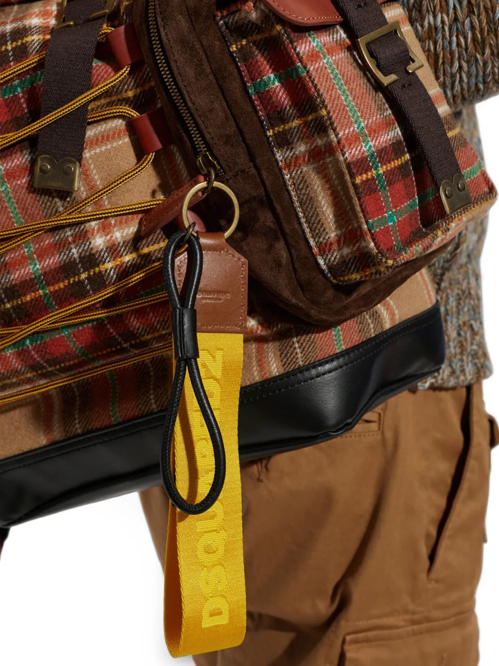 DSQUARED2 Sleutelhanger met geborduurd logo Geel