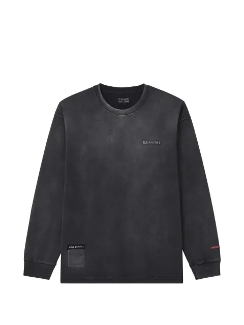 izzue faded-effect logo-patch T-shirt