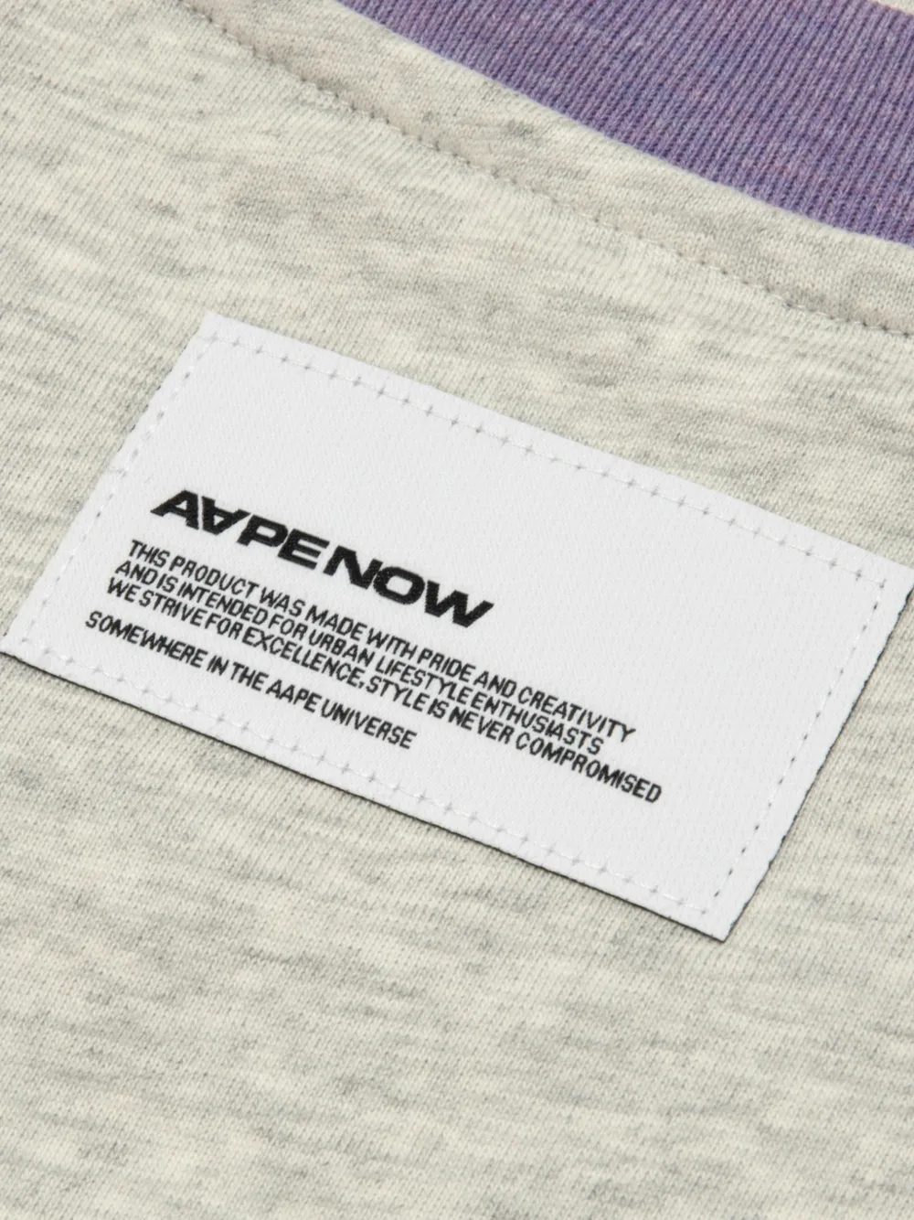 AAPE BY *A BATHING APE T-shirt met raglan mouwen en hartpatch Grijs