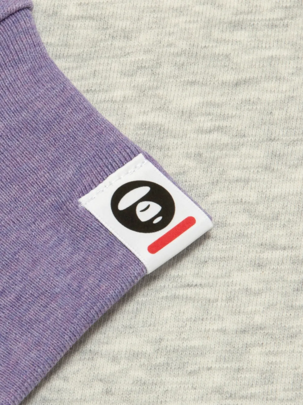 AAPE BY *A BATHING APE T-shirt met raglan mouwen en hartpatch Grijs