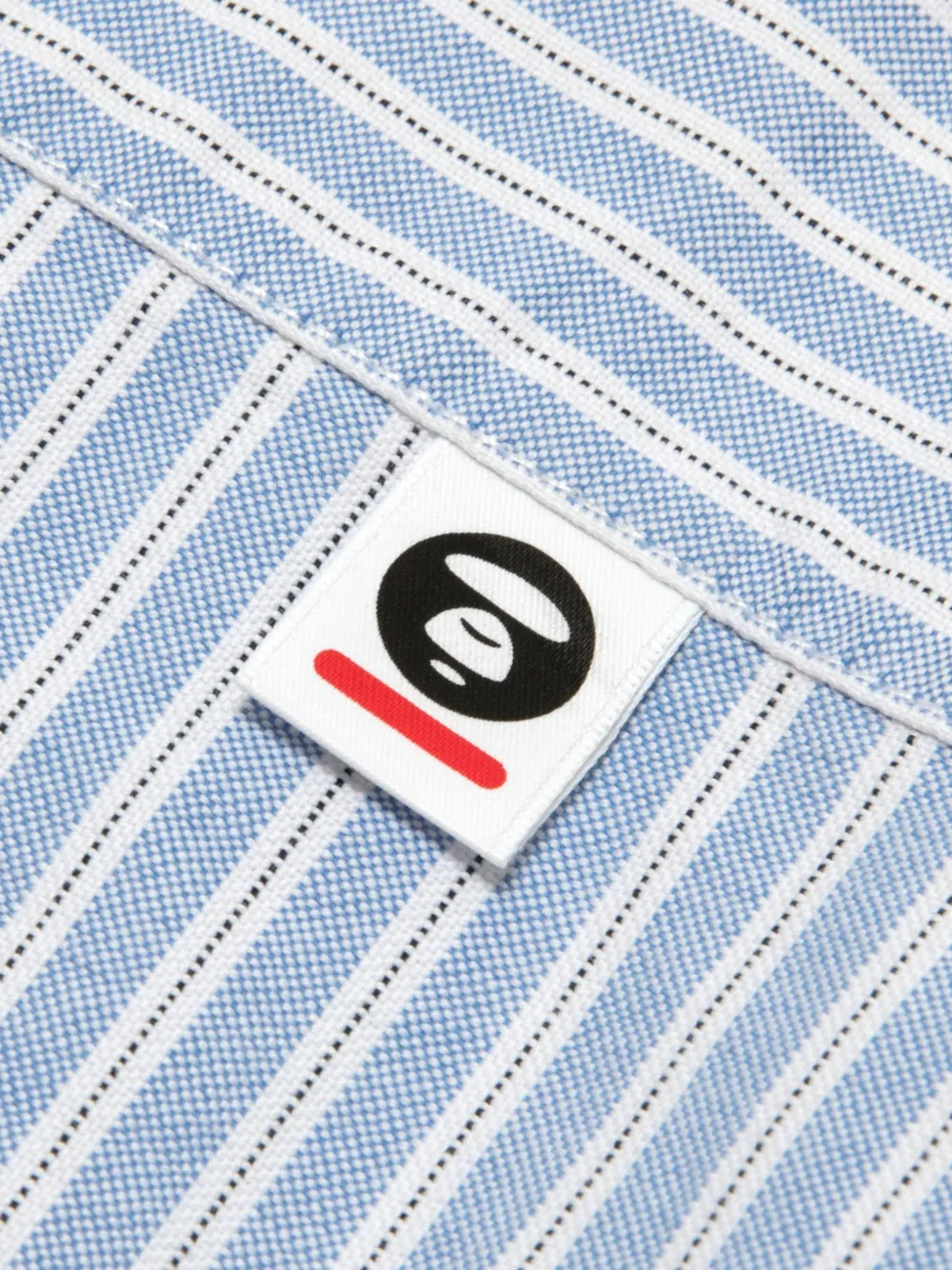AAPE BY *A BATHING APE Moonface overhemd met logopatch en verticale streep Blauw