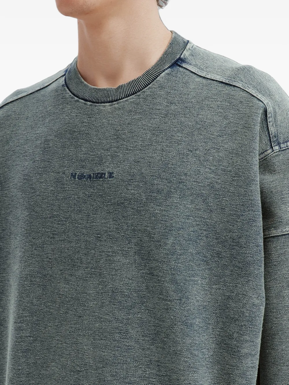 izzue Trui met acid wassing en vlakken Blauw
