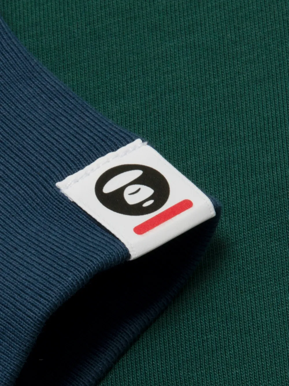 AAPE BY *A BATHING APE T-shirt met logopatch en raglan mouwen Groen