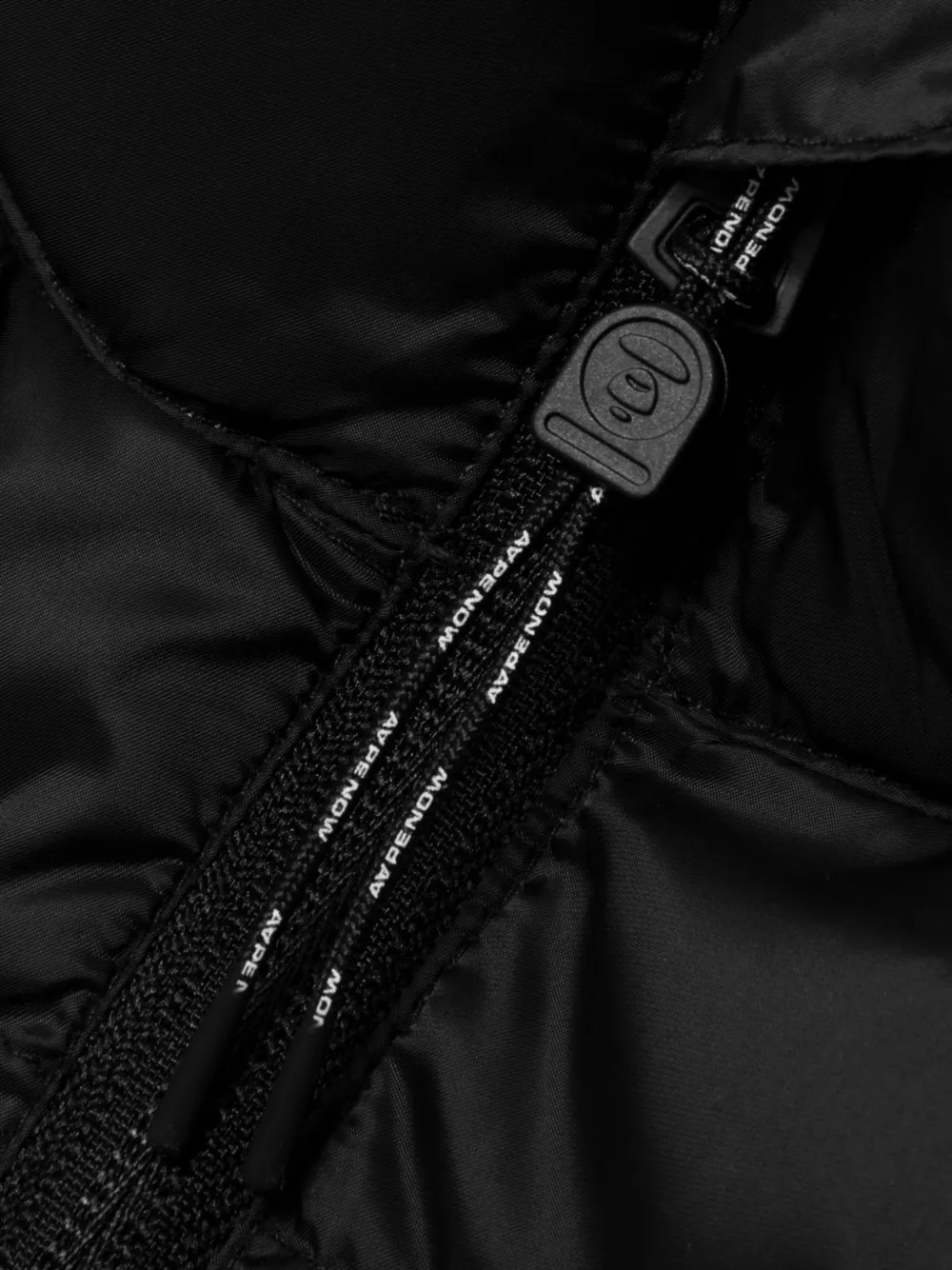 AAPE BY *A BATHING APE quilted logo-patch gilet Zwart