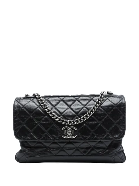 CHANEL Pre-Owned bolsa crossbody Accordion Flap de piel de becerro capitonada con logo 2012-2013