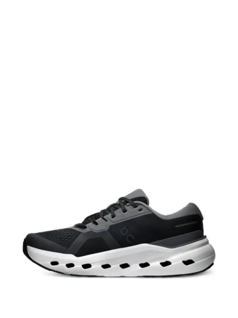 On zapatillas Cloudrunner 3