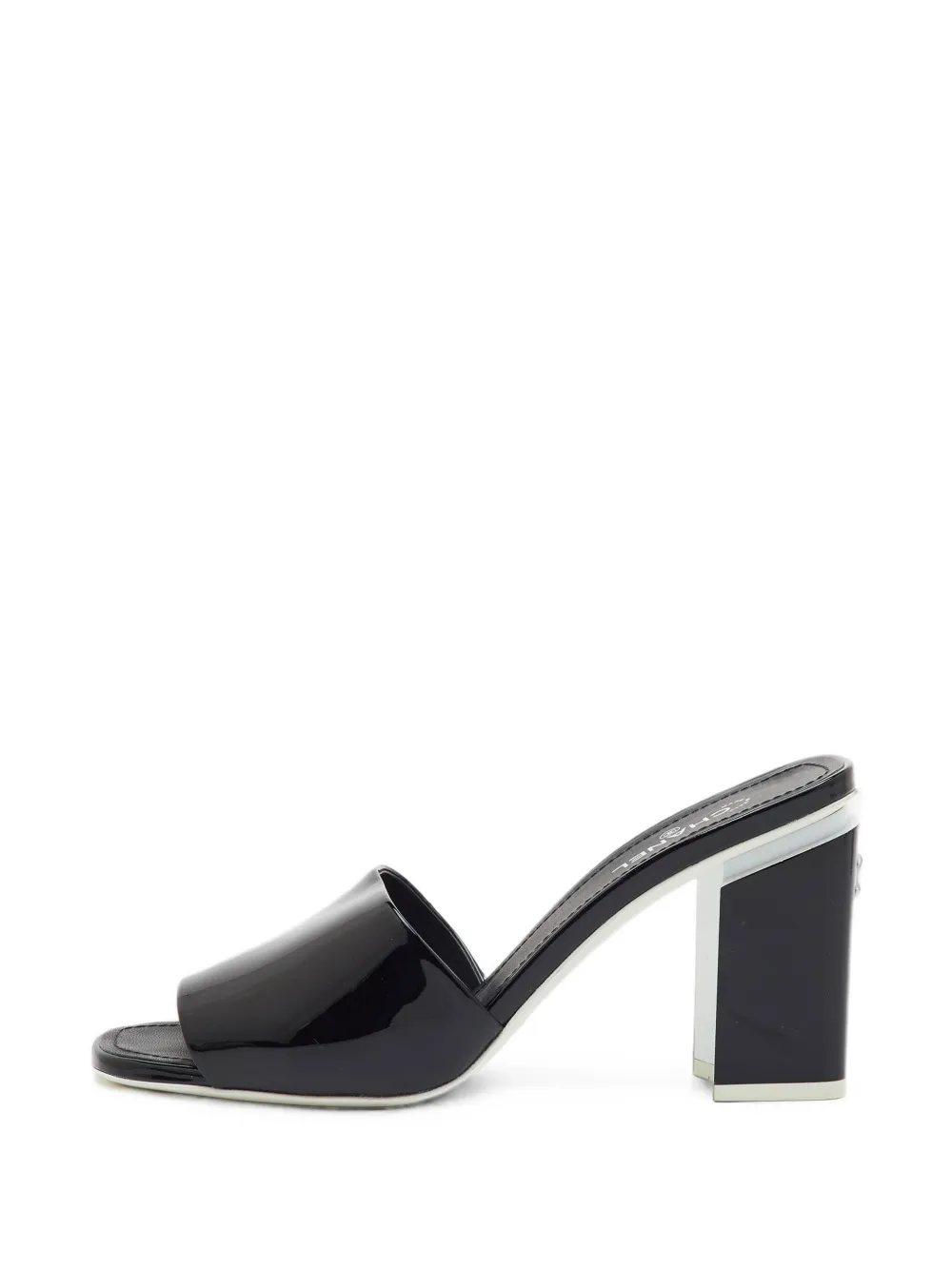 CHANEL Pre-Owned sandales Chanel 22 en cuir verni - Noir CHANEL Pre-Owned sandales Chanel 22 en cuir verni - Noir