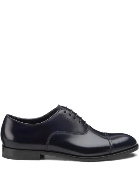 Doucal's cap-toe Oxford shoes
