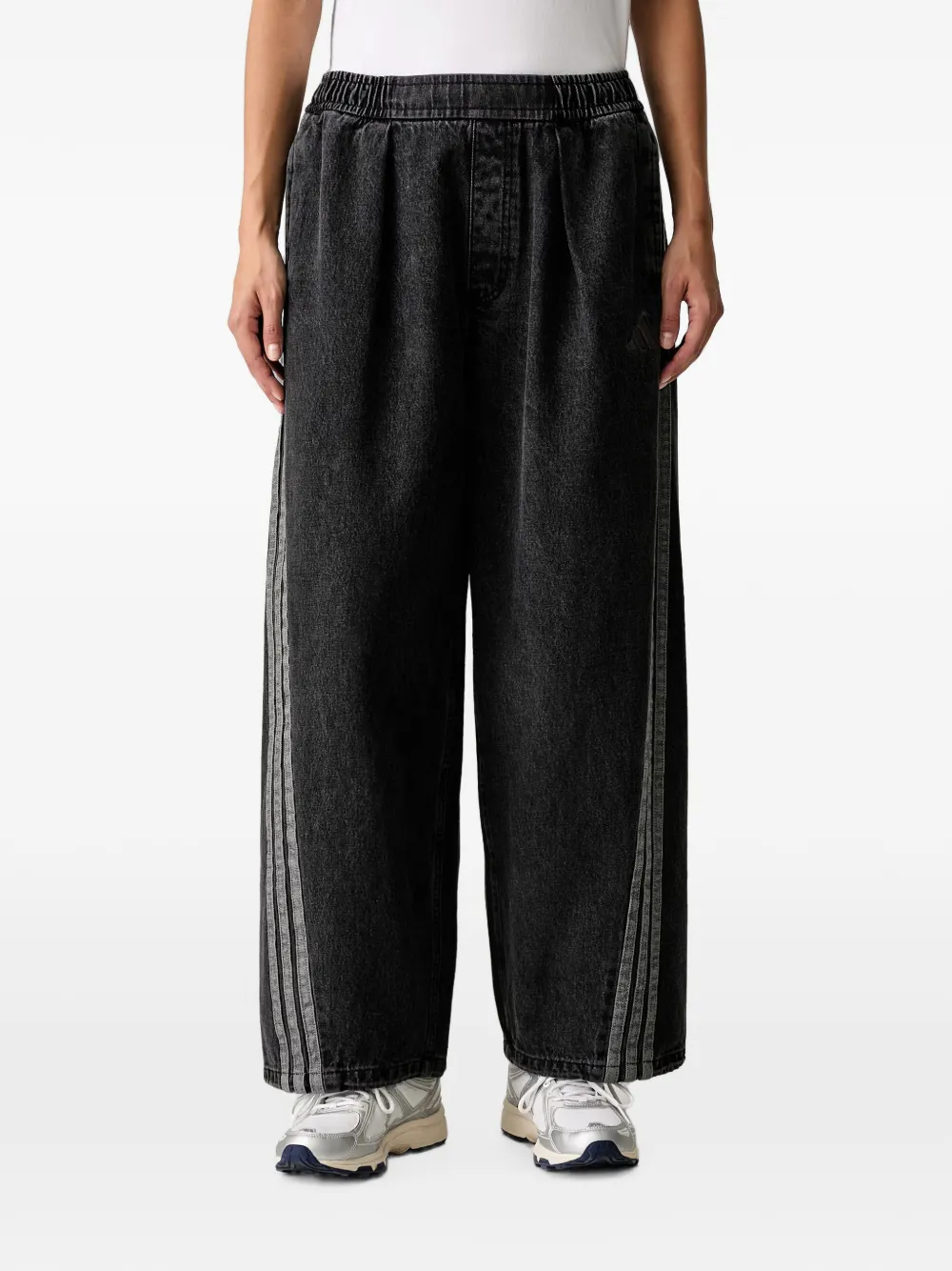 adidas Stadium washed denim loose jeans Zwart