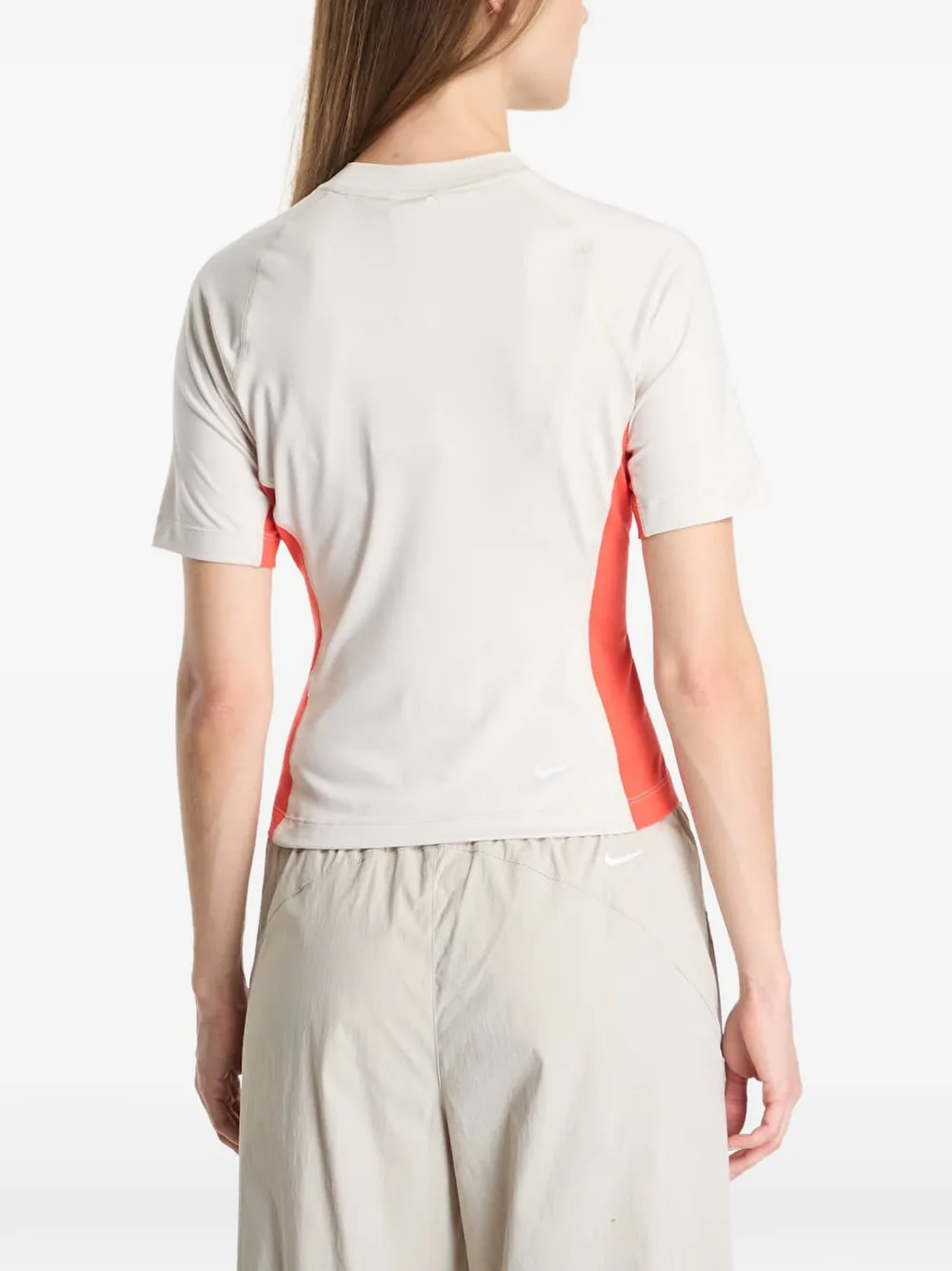 Nike Wildsee Dri-FIT T-shirt met colourblocking Beige