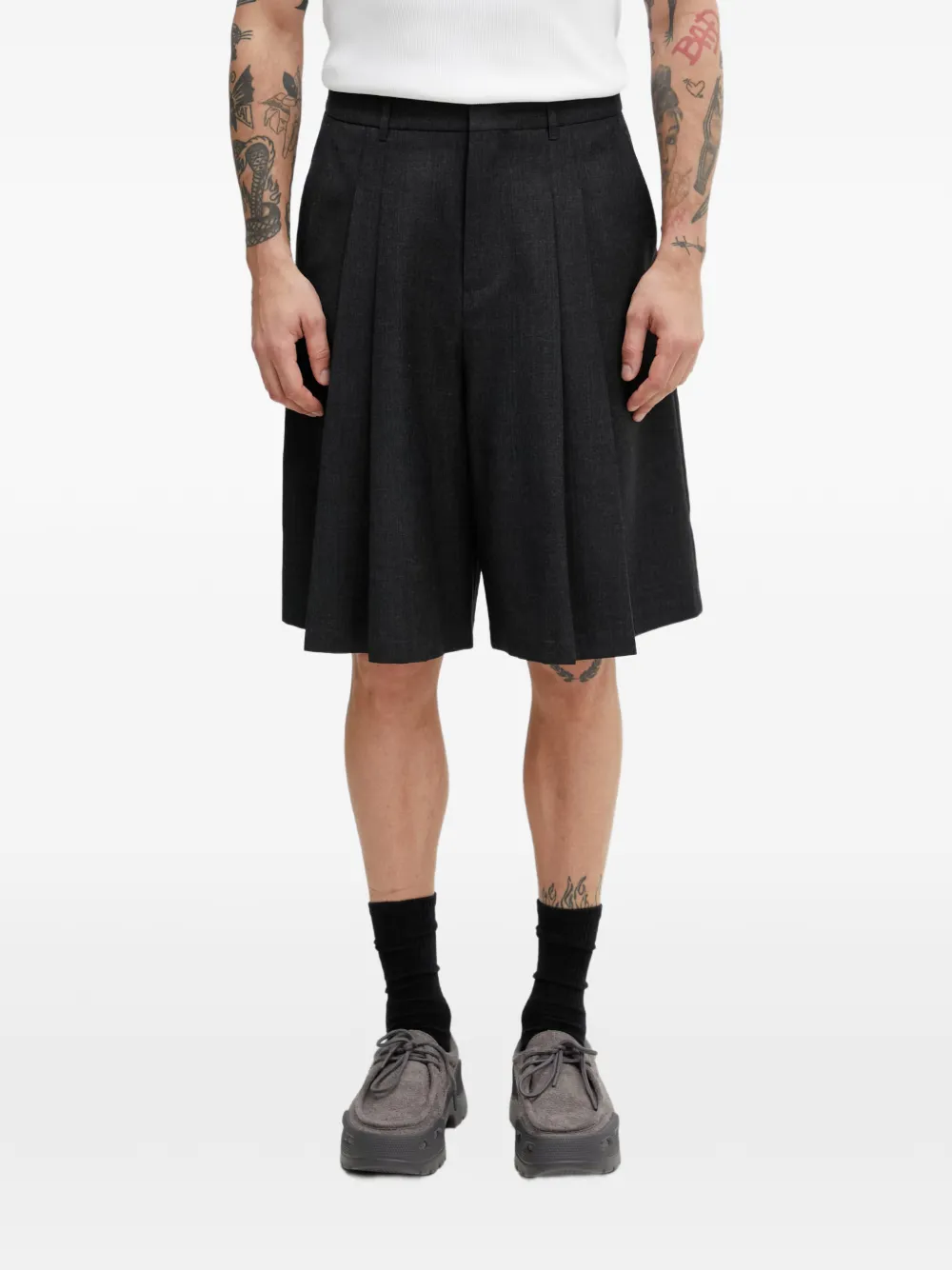 Ader Error Pleated Wide-leg Shorts In Grey