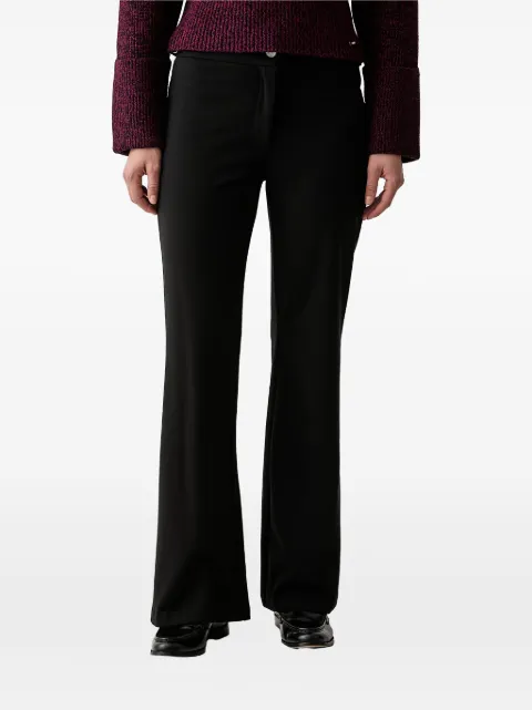 DKNY pantalones acampanados con hebilla