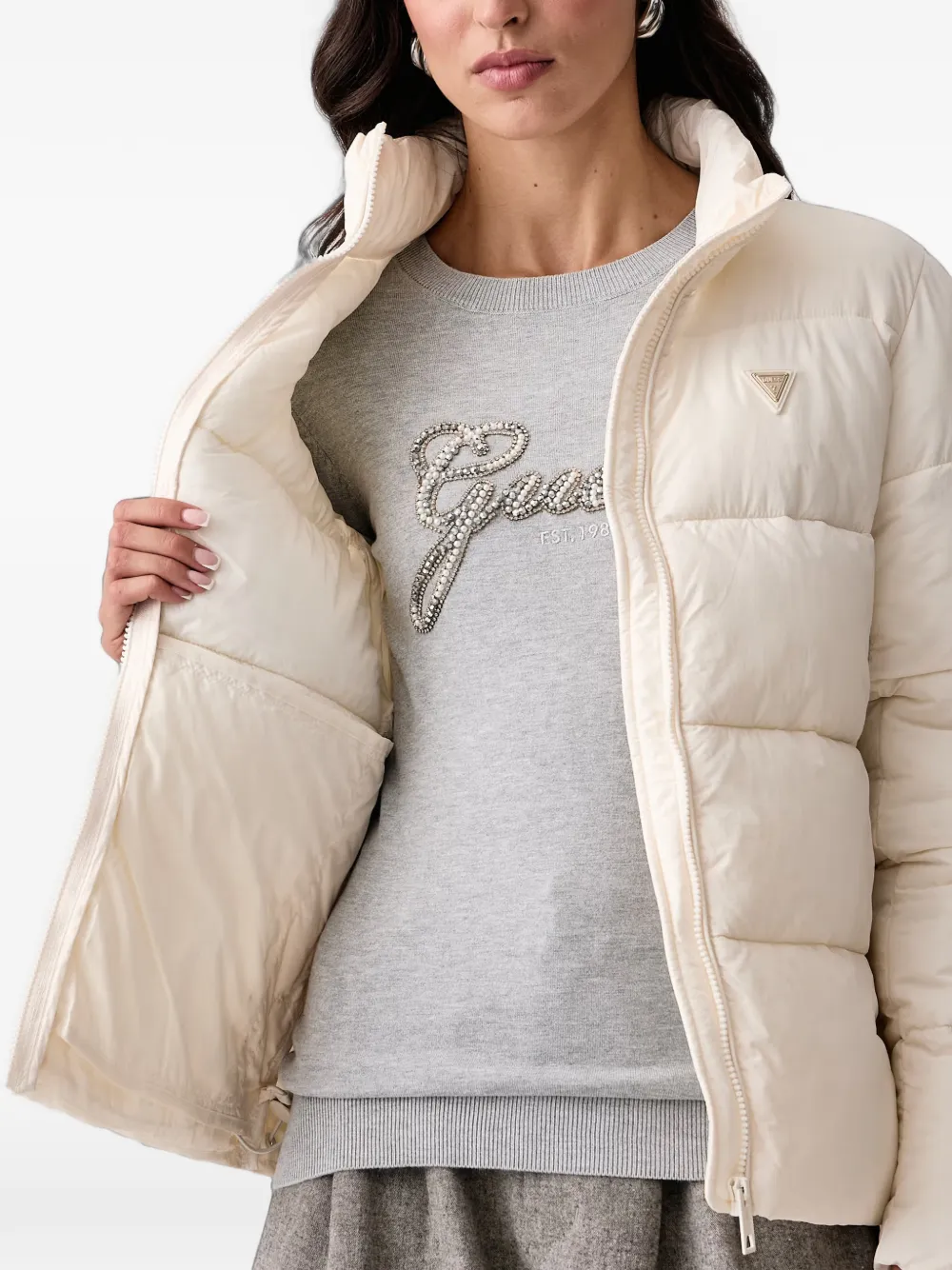 GUESS USA Gewatteerd jack met logoplakkaat Beige