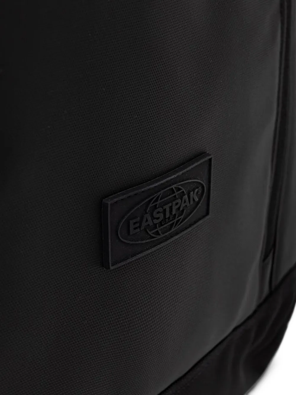 Eastpak CNNCT rugzak met vlakken en logopatch Zwart