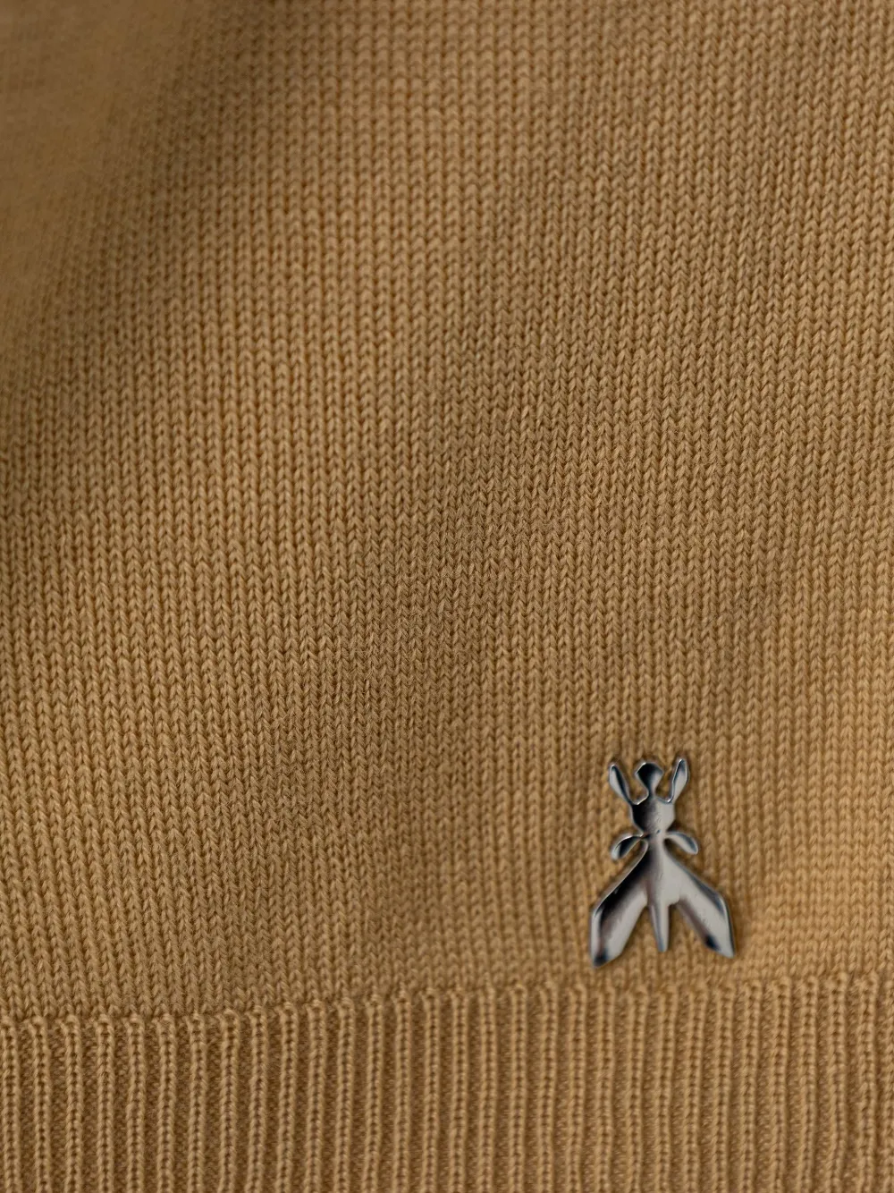 Patrizia Pepe Sjaal met logoplakkaat Beige