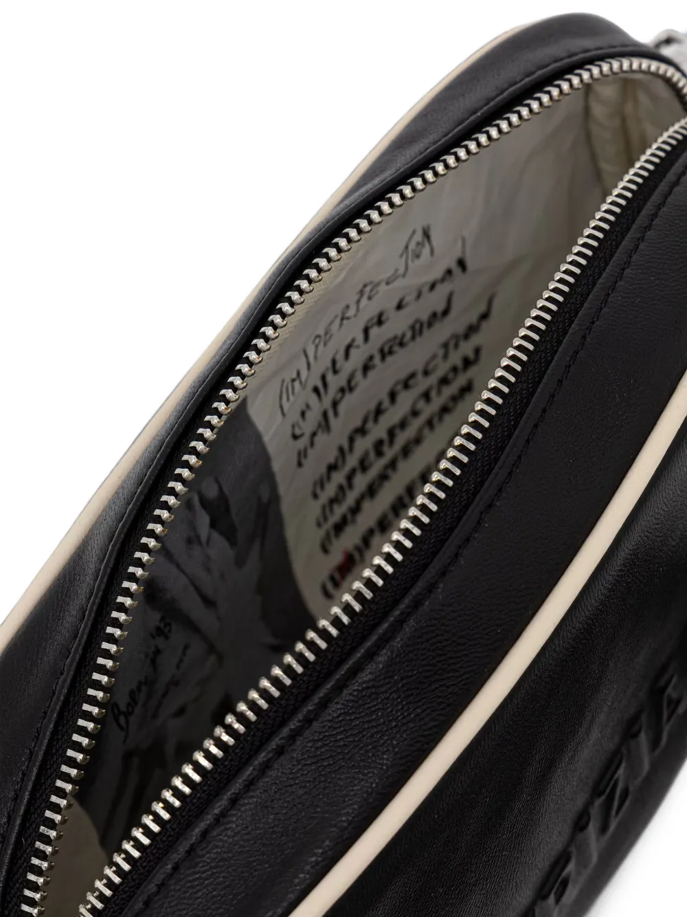 Patrizia Pepe mini logo-debossed carabiner-detail cross body bag Zwart