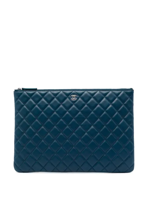 CHANEL Pre-Owned 2016-2017 Large Quilted Lambskin O Case clutch bag