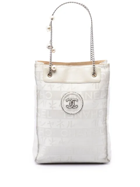 CHANEL Pre-Owned tote de lona con logo CC y perla 2004-2005