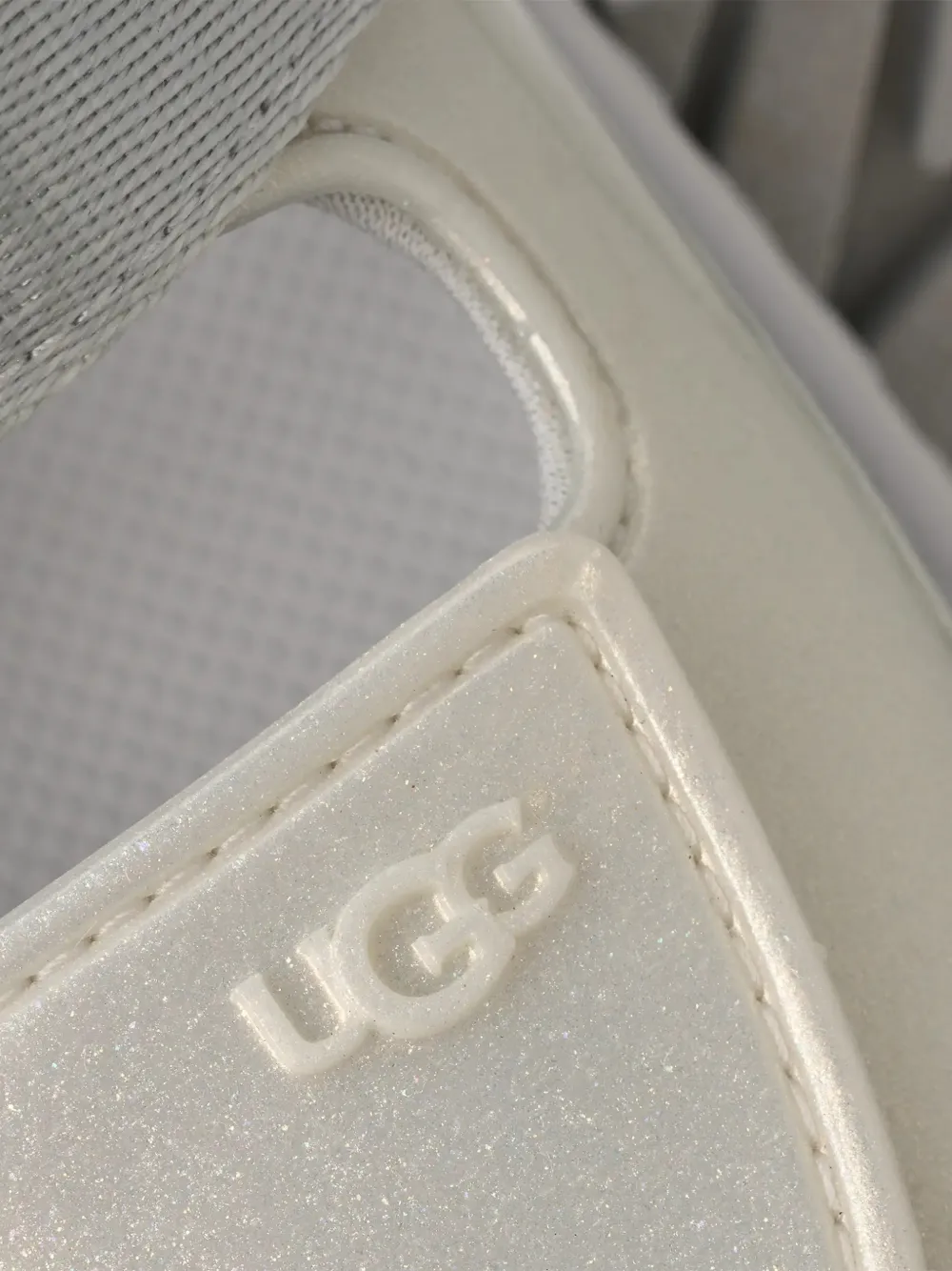 UGG Kids metallic touch-strap sandals Zilver