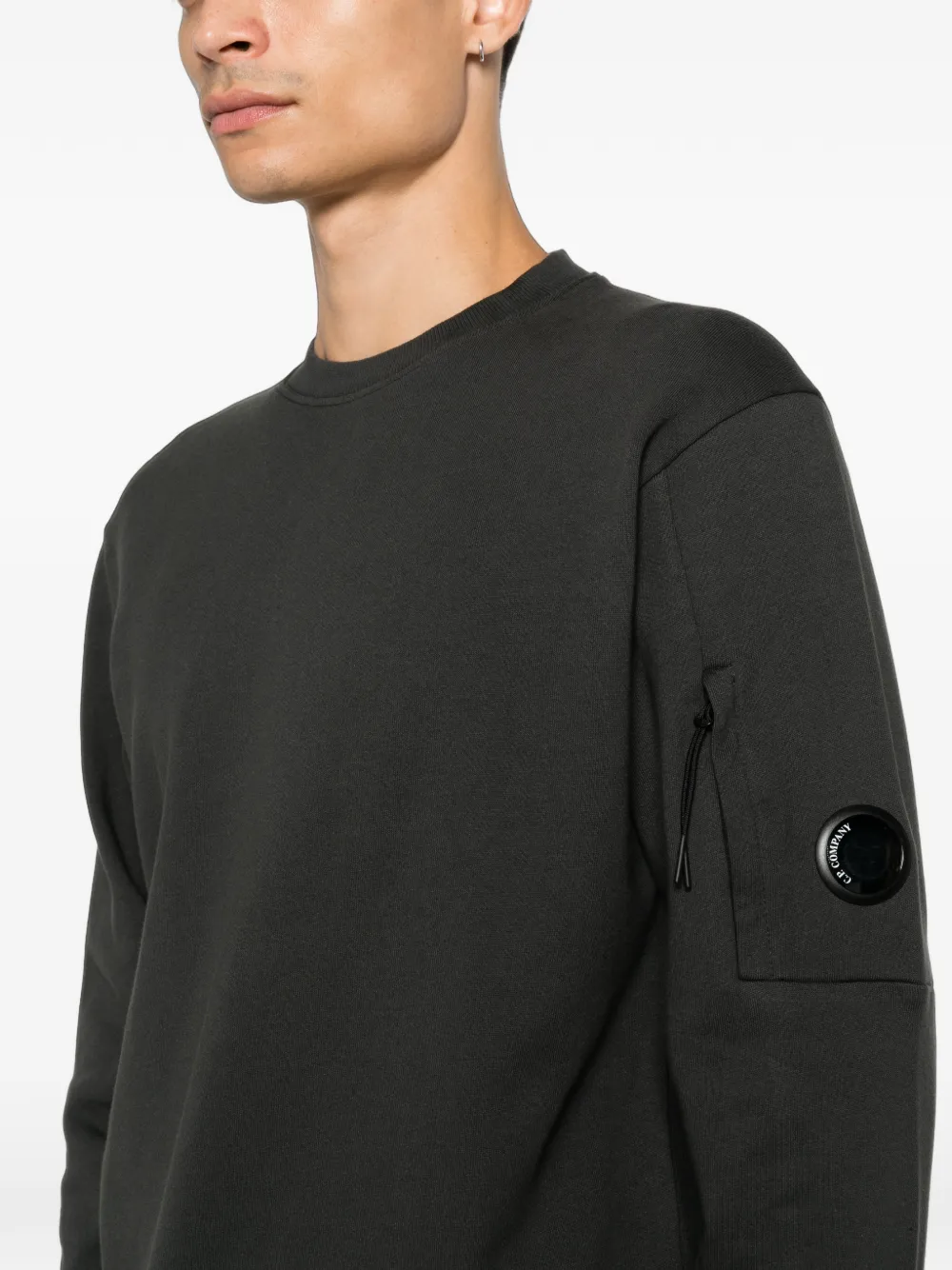 C.P. Company Sweater met Lens-detail en zak op de mouw Grijs