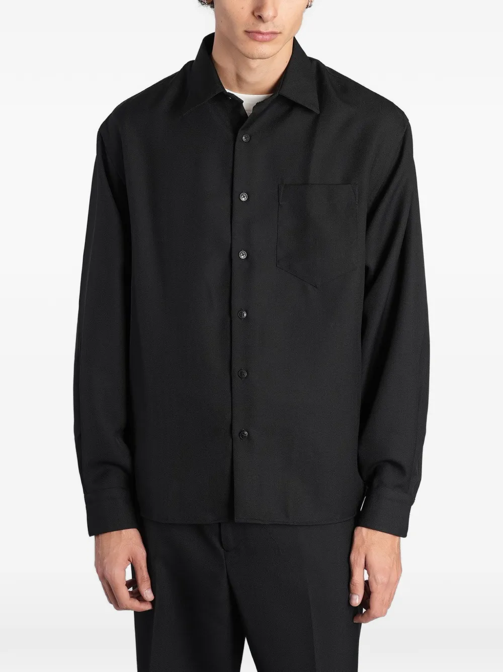 Costumein chest-pocket shirt Zwart