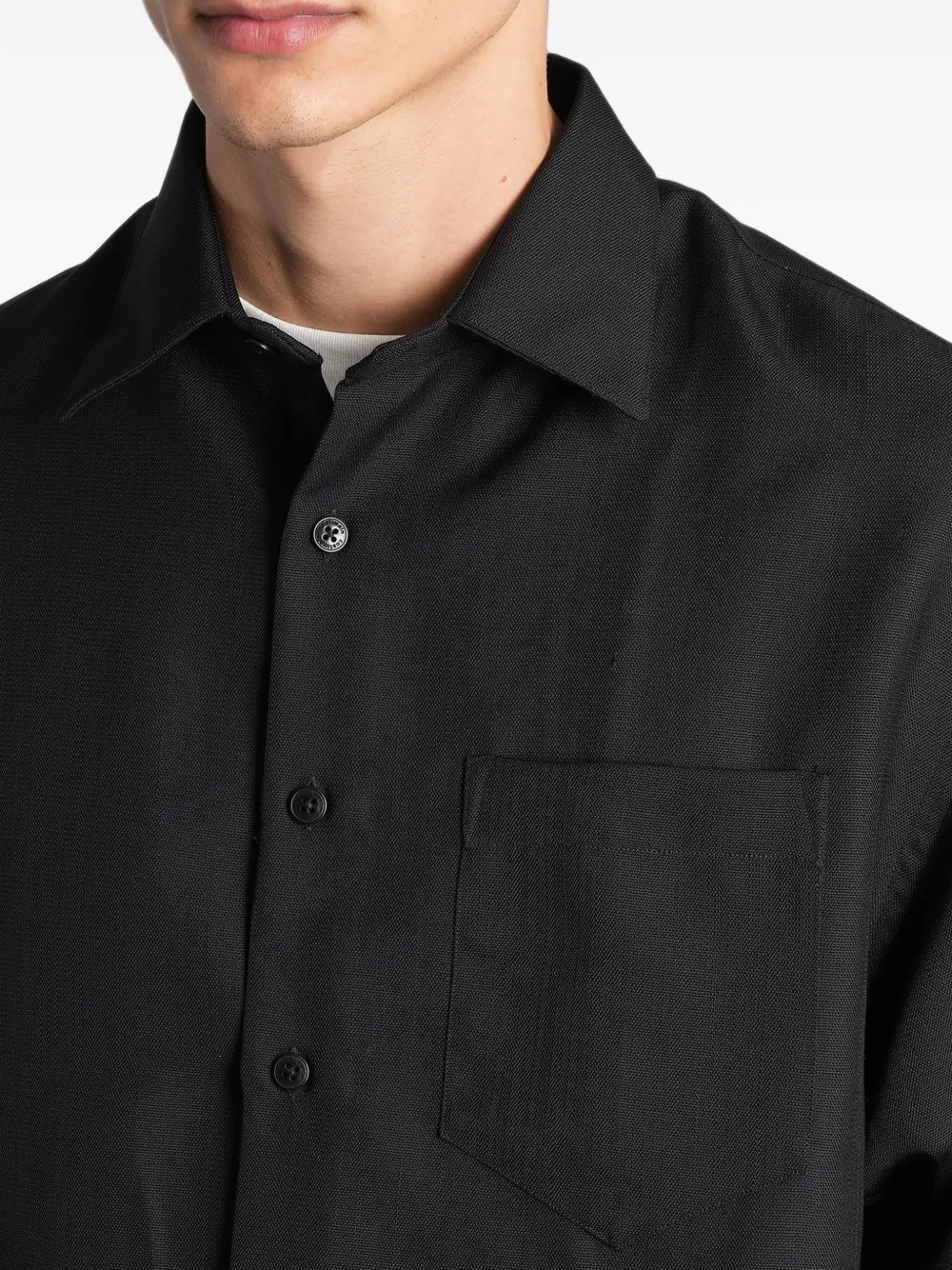 Costumein chest-pocket shirt Zwart