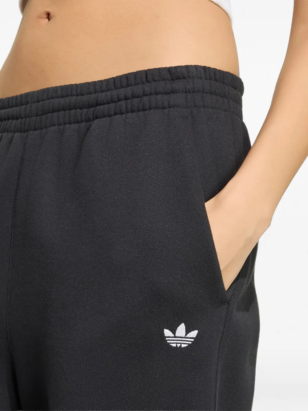 adidas Essentials wide-leg track pants Zwart