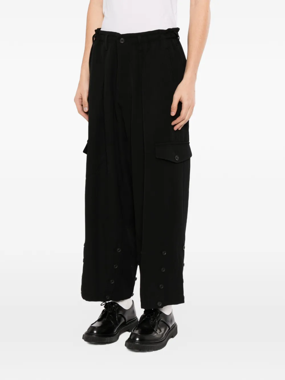 Yohji Yamamoto Cargobroek met knopen bij de zoom Zwart