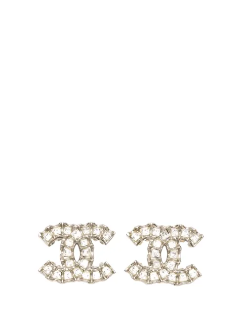 CHANEL Pre-Owned aretes de latón y strass con logo CC y cierre a presión 2010-2026