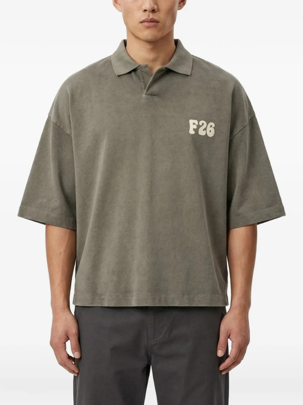 FEAR OF GOD ESSENTIALS cropped polo shirt Grijs