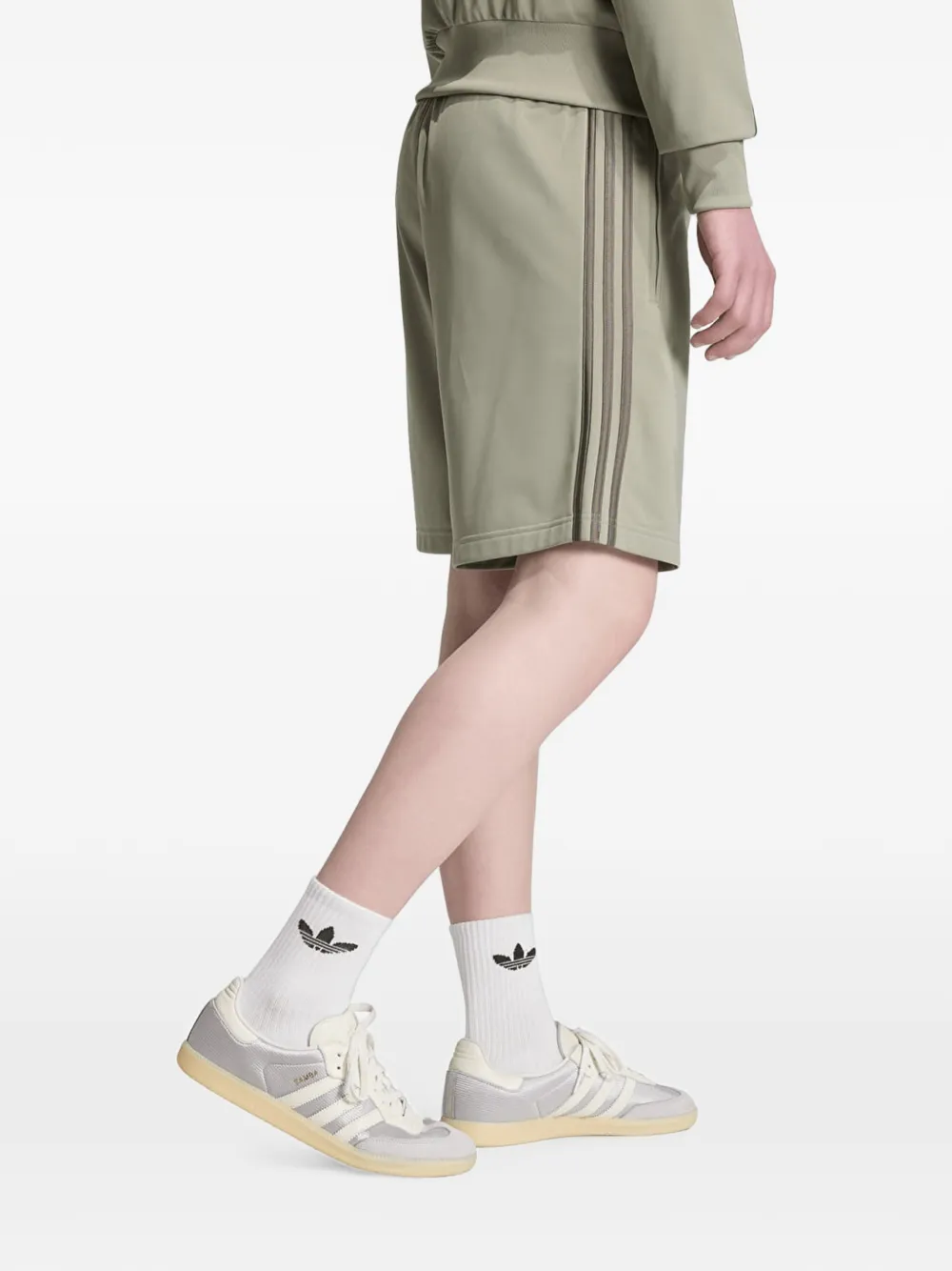 adidas Firebird side-stripe shorts Groen