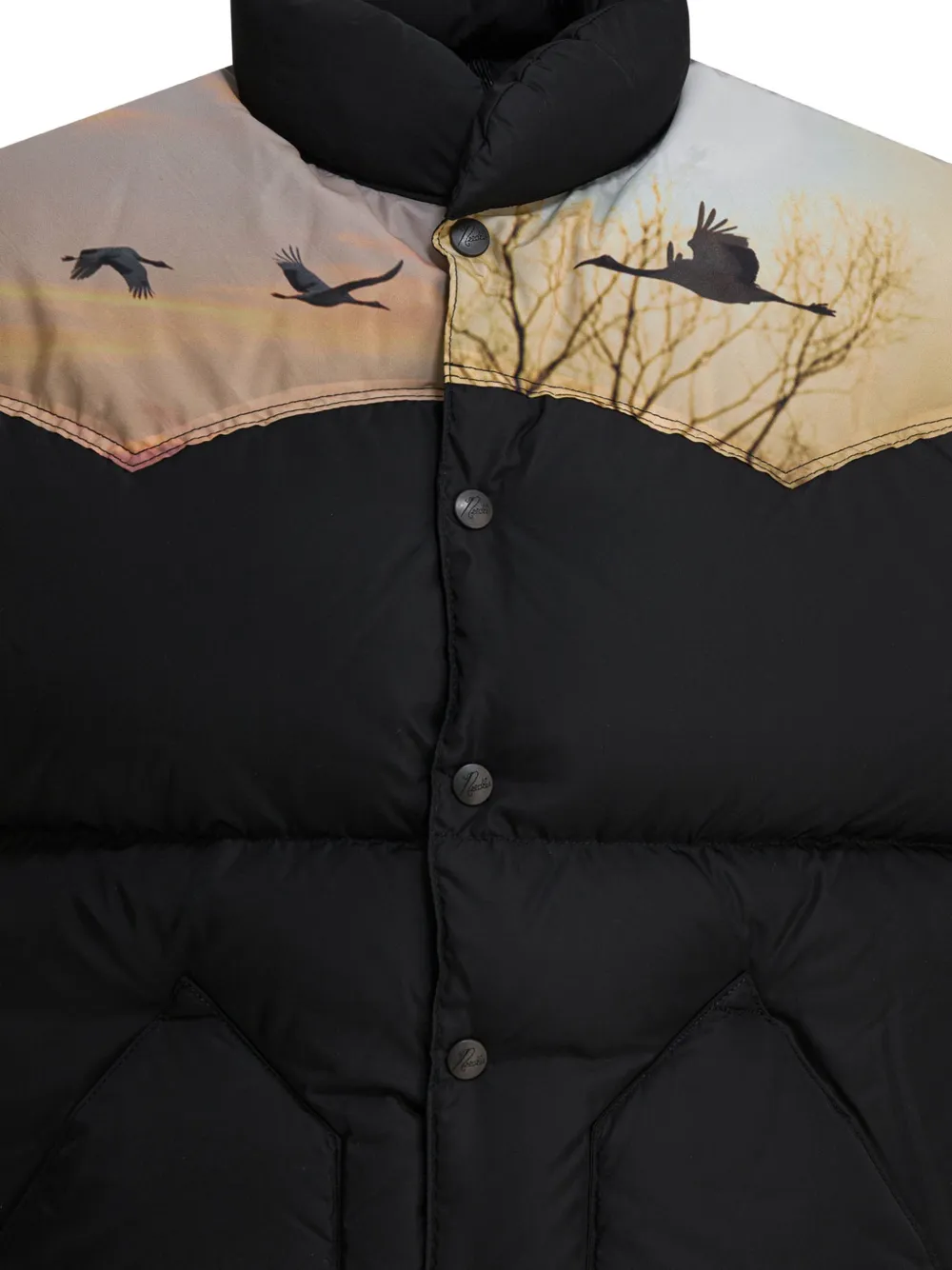 Needles x Rocky Mountain gewatteerde bodywarmer met veren en grafische print Zwart