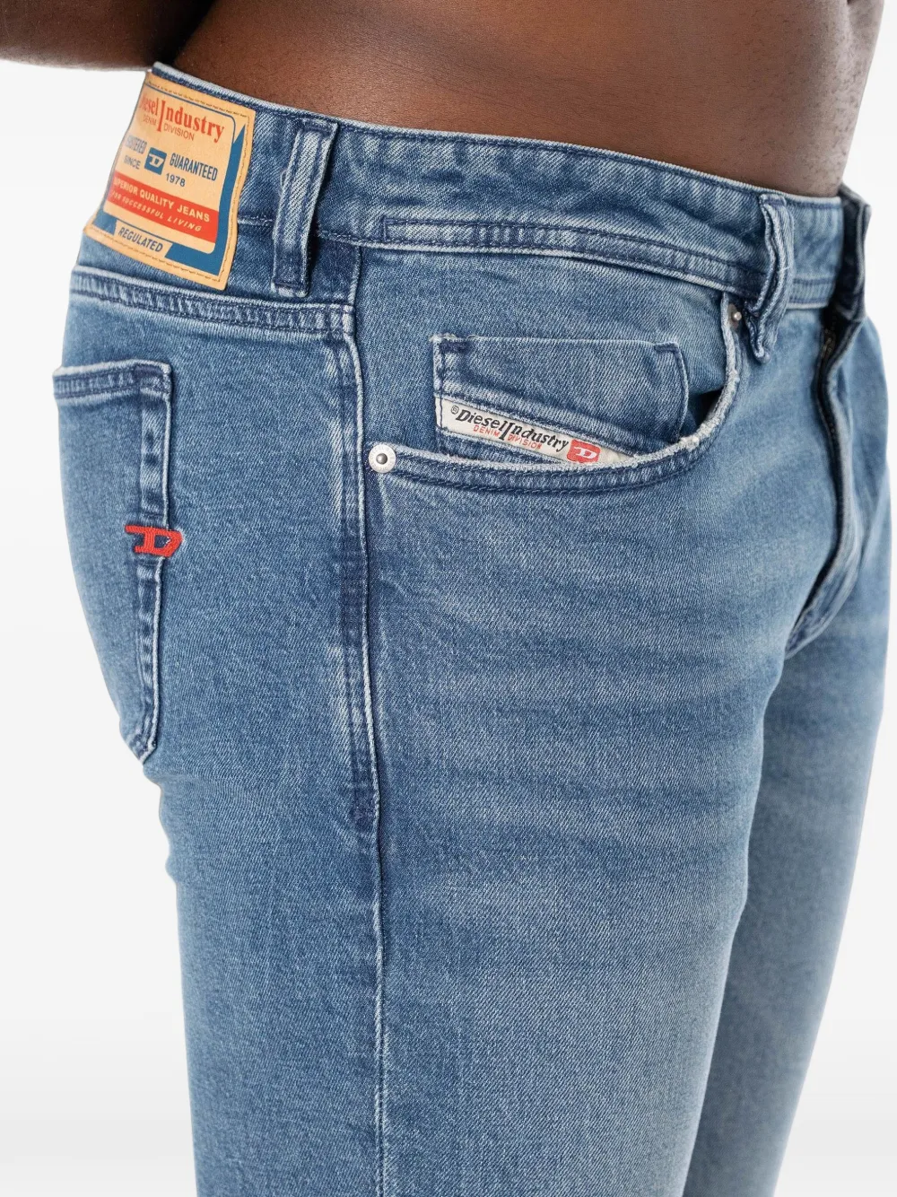 Diesel 1979 Sleenker jeans met lichte wassing Blauw