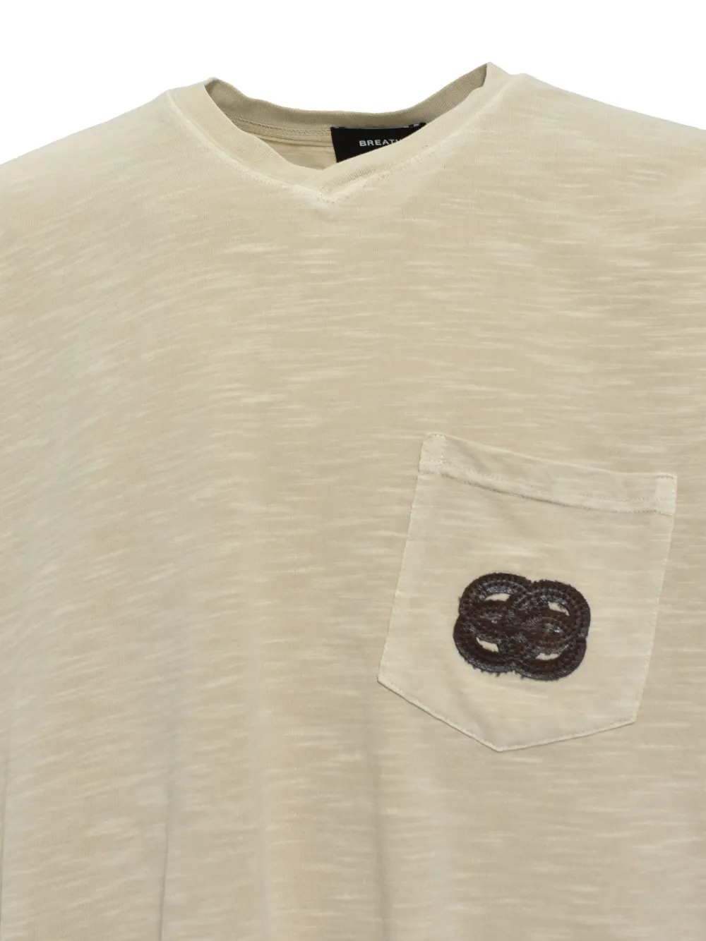 BREATH T-shirt met V-hals en adelaar-patch Beige