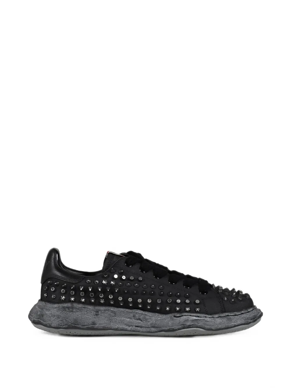 Maison MIHARA YASUHIRO Charles studded sneakers Zwart