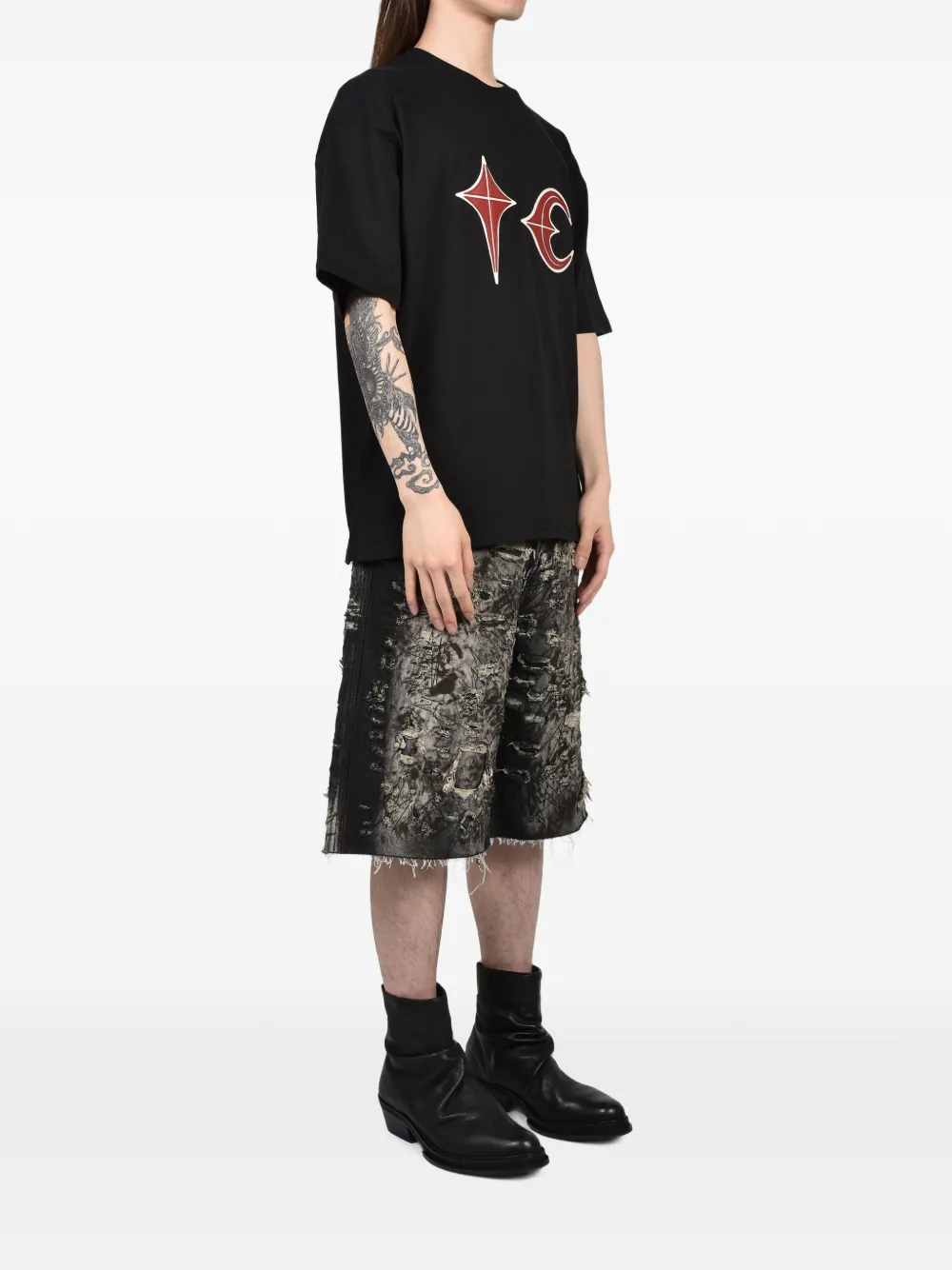 THUG CLUB Gerafelde denim shorts met wassing Zwart