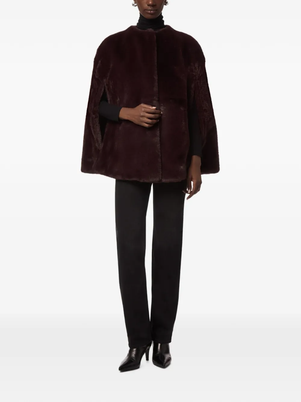 Apparis Sloane cape van imitatiebont Rood