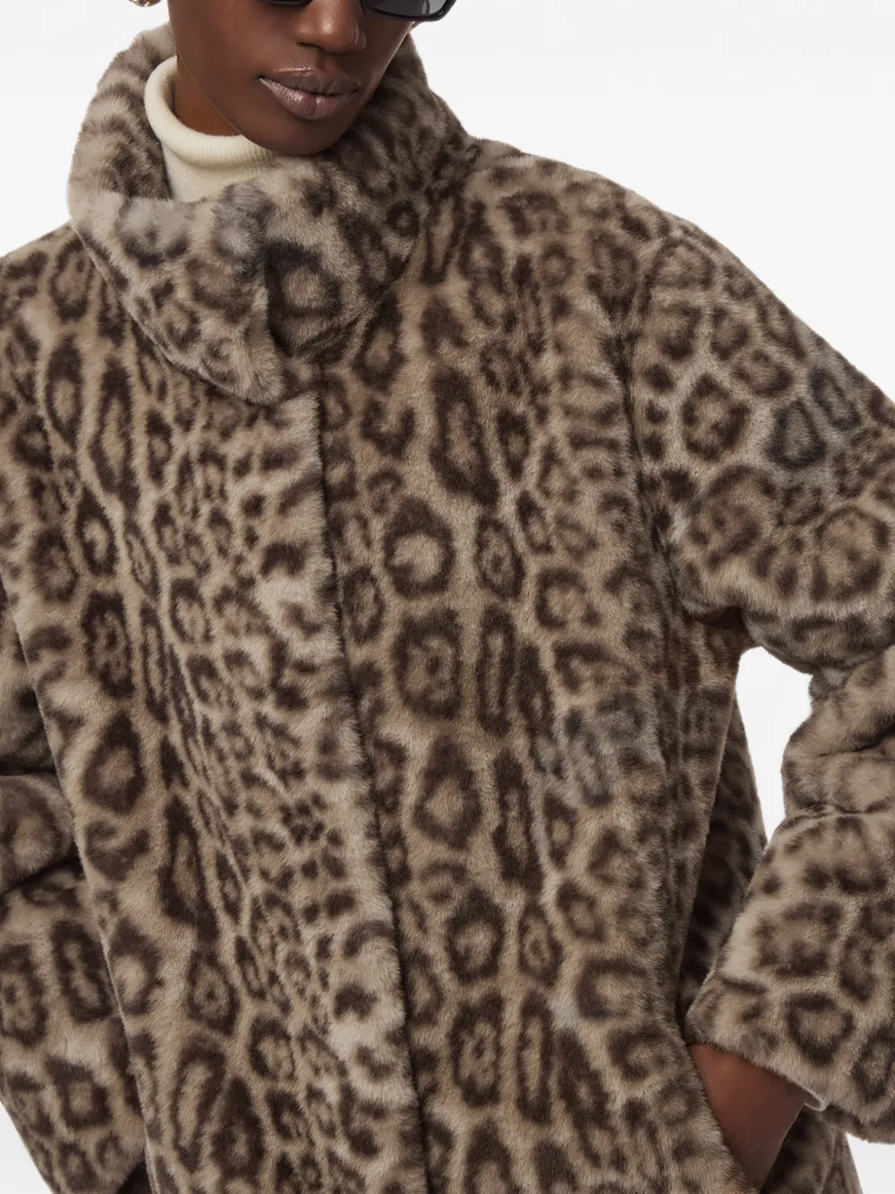 Apparis Blair jas van imitatiebont met luipaard-print Beige
