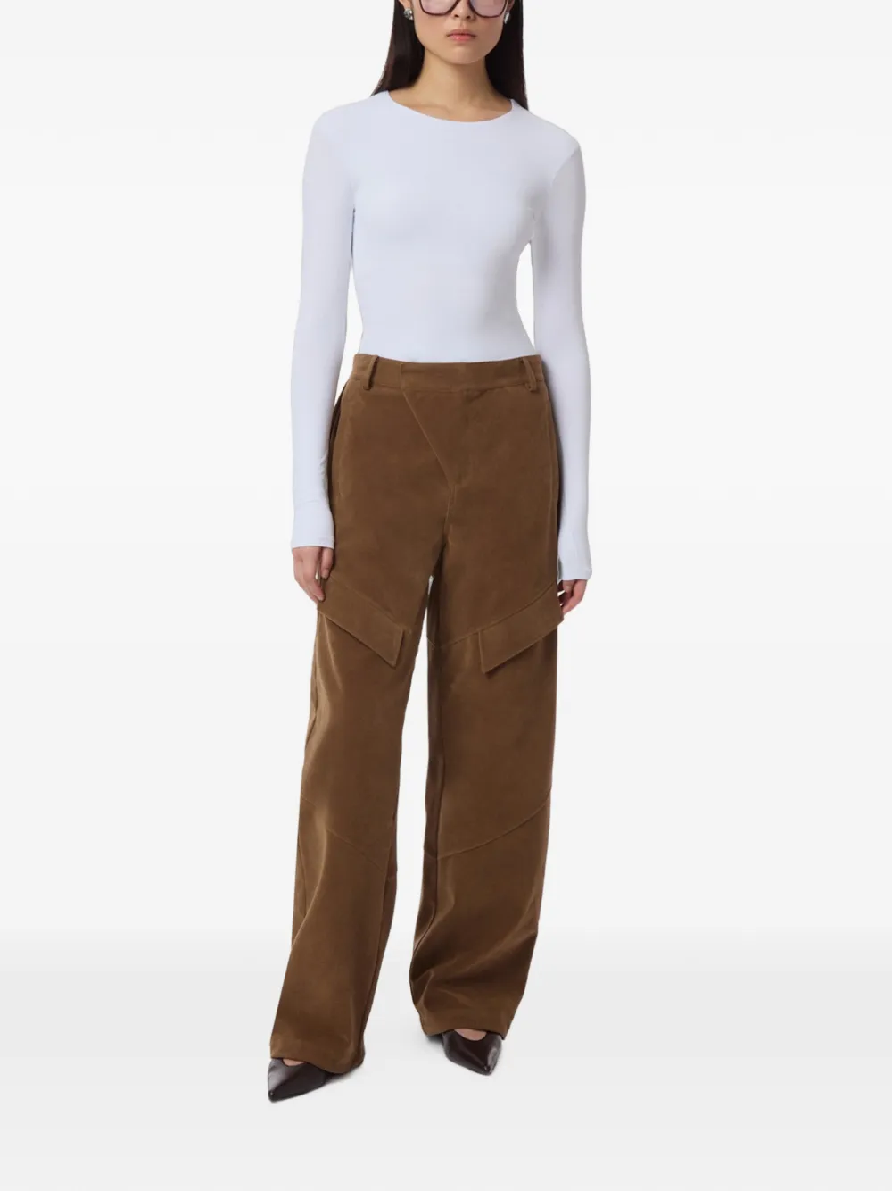 Apparis Kate cargo straight broek van imitatiesuède Bruin