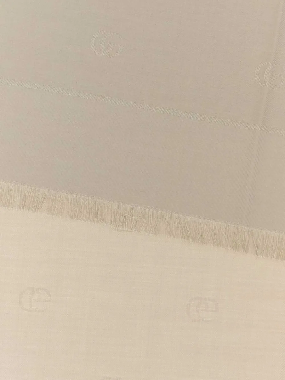 Gucci Sjaal met franje en GG jacquard Beige
