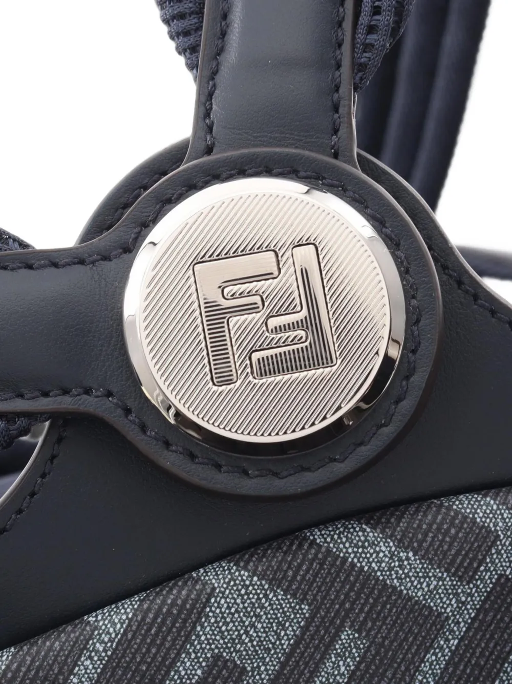 Fendi Pre-Owned small Chiodo Diagonal backpack Blauw