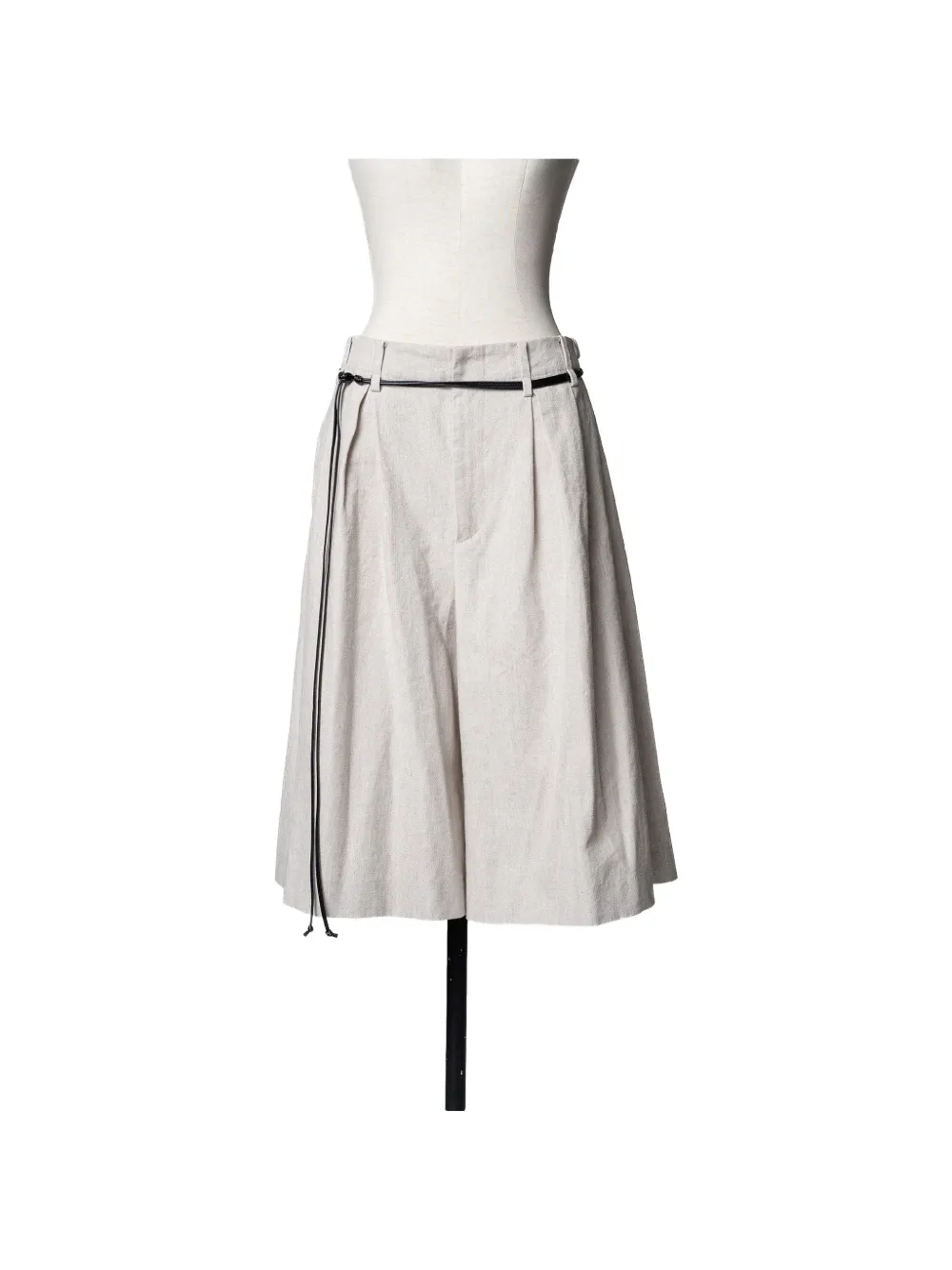 Muller Of Yoshiokubo belted pleated shorts - Toni neutri