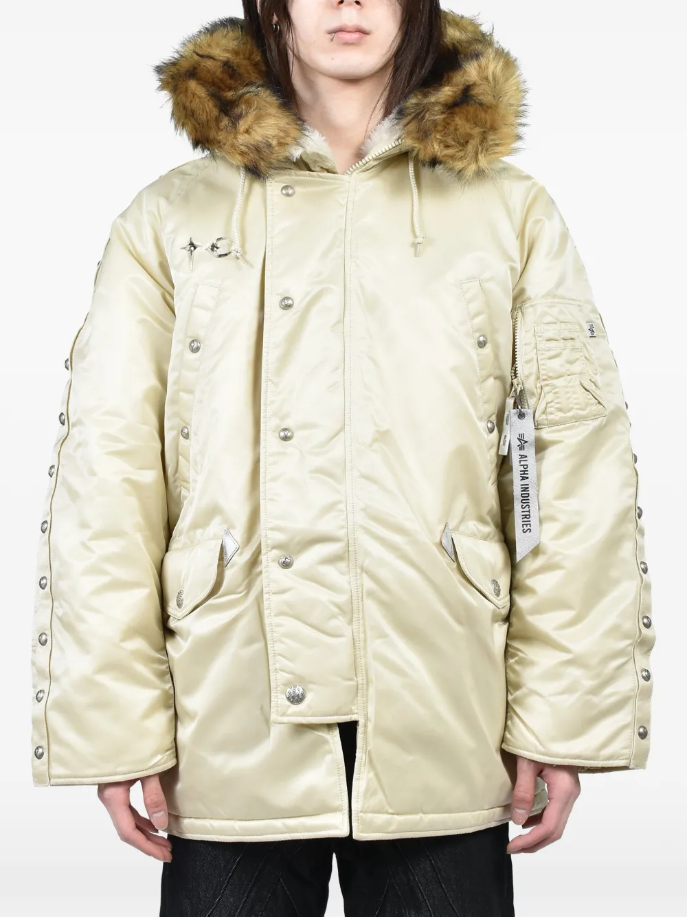 THUG CLUB × Alpha Industries N-3B gewatteerd jack verfraaid met klinknagel Beige